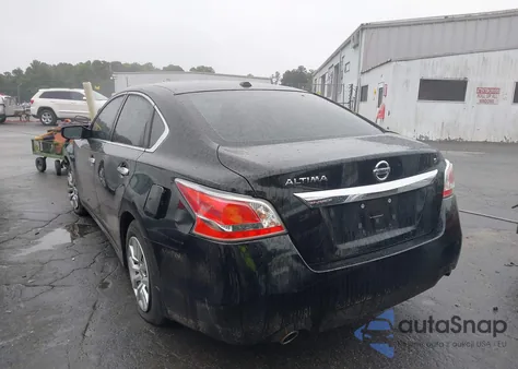 2015 Nissan Altima 2.5/2.5 S/2.5 Sl/2.5 Sv z USA, uszkodzony, nr VIN 1N4AL3AP7FN379301